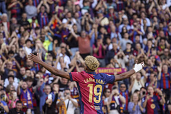 "The team’s star has to be very close to the box" - Former La Masia coach on possibility of Lamine Yamal switching positions at Barcelona