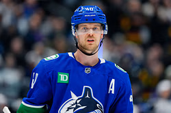 Jeff Marek floats blockbuster Elias Pettersson trade to Islanders in exchange for $73,200,000 Isles star