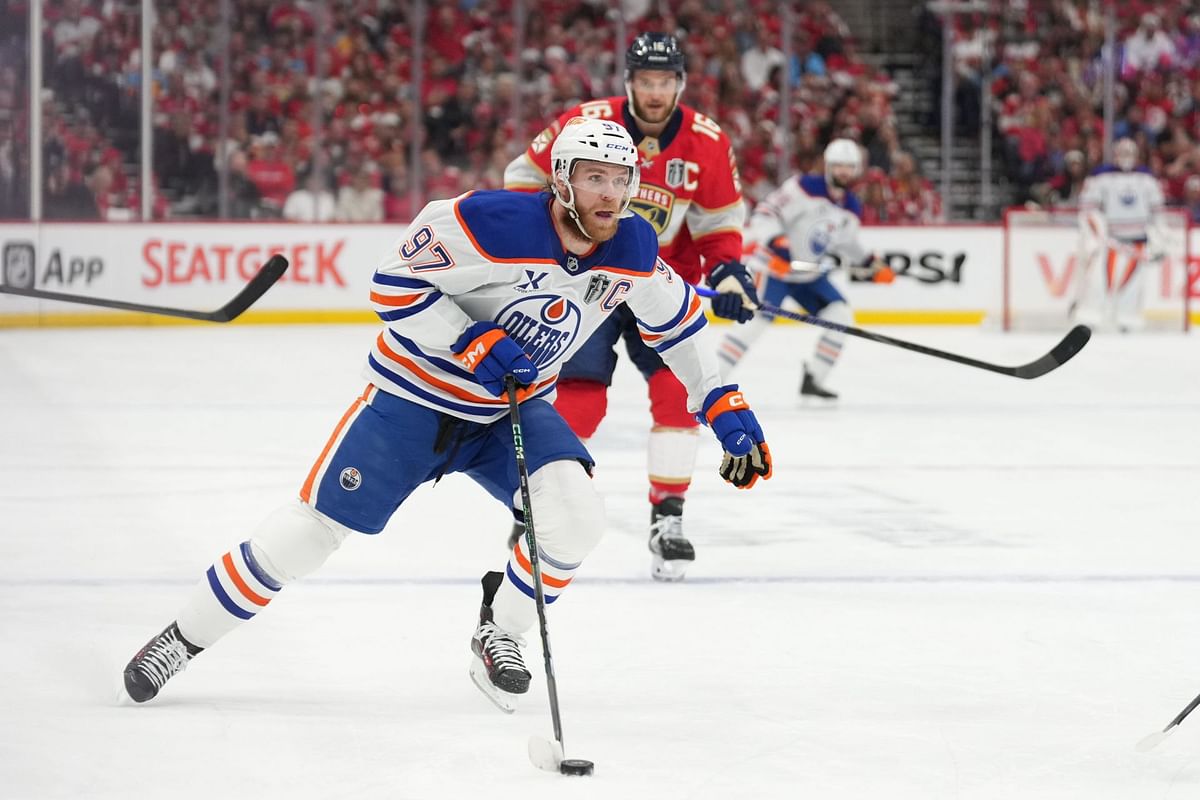 NHL insider floats "sexy side" of Connor McDavid's potential contract extension with Edmonton Oilers - "What if he waits?"