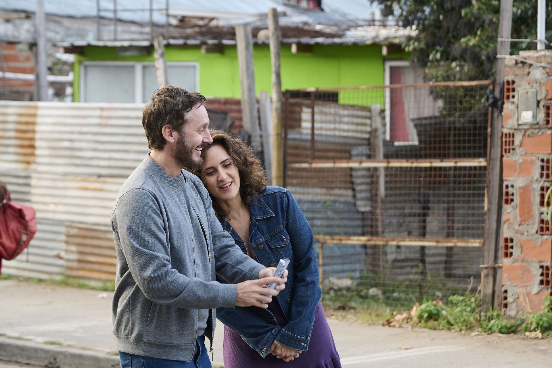 Juan Manuel and Valeria in The Heart Knows (Image via Netflix)