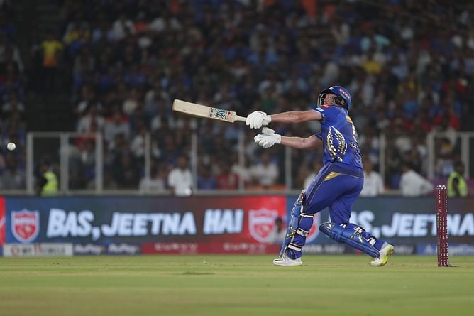 Spectator takes a brilliant one-handed catch as Jonny Bairstow smashes Azmatullah Omarzai for a 6 in PBKS vs MI IPL 2025 Qualifier 2 [Watch]
