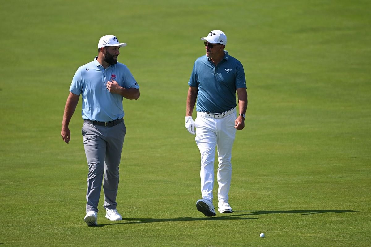 How did Jon Rahm, Phil Mickelson, Dustin Johnson & other LIV Golfers perform in Round 1 of the US Open 2025?