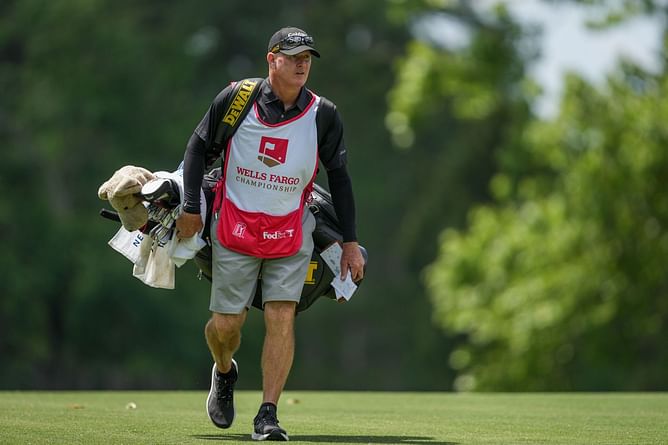 Tiger Woods' former caddie billboard erected near Travelers Championship course