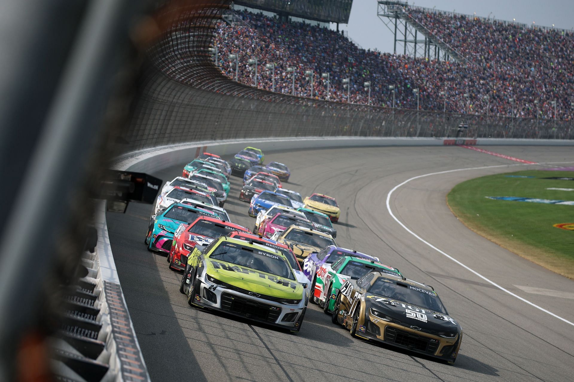 William Byron and Michael McDowell race during the NASCAR Cup Series FireKeepers Casino 400 at Michigan International Speedway - Source: Getty