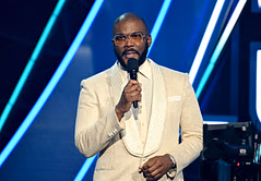 “It’s as if someone wants to erase our footprints” – Tyler Perry takes aim at studios in his speech at the BET Awards