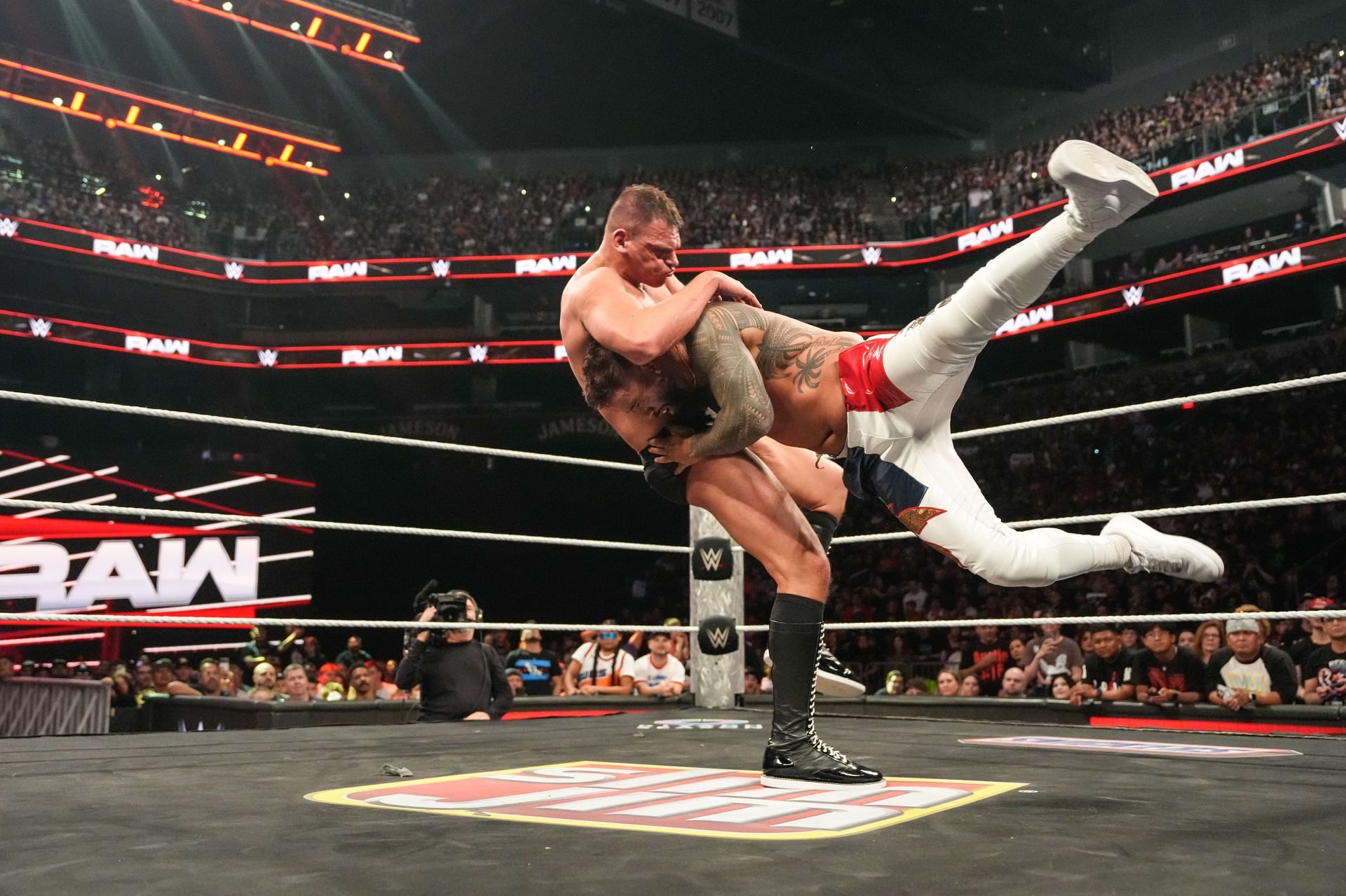 Monday Night RAW - Source: Getty