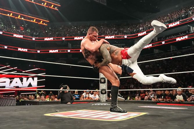 Jey Uso to turn heel and join his family member after losing the World Heavyweight Title? Exploring the possibility