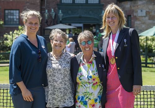 Nancy Richey (second from left) at the Hall of Fame ceremony in 2018. (Photo: Getty)