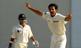 5 famous Indian bowlers who finished with fewer Test wickets than Dilip Doshi ft. Irfan Pathan