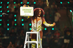 Naomi to fail her Money in the Bank cash-in because of future Hall of Famer's shock return? Exploring the possibility