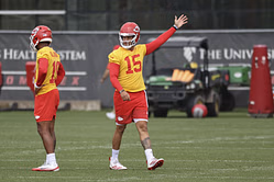 Chiefs' $72,000,000 OL makes his feelings clear on getting overruled by Patrick Mahomes' calls