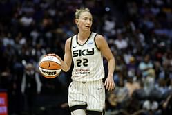 What happened to Courtney Vandersloot? Chicago Sky veteran carried to locker room midgame explored