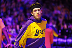 Austin Reaves shuts down trade buzz with bold take on Lakers loyalty: "I don't pay attention to it"