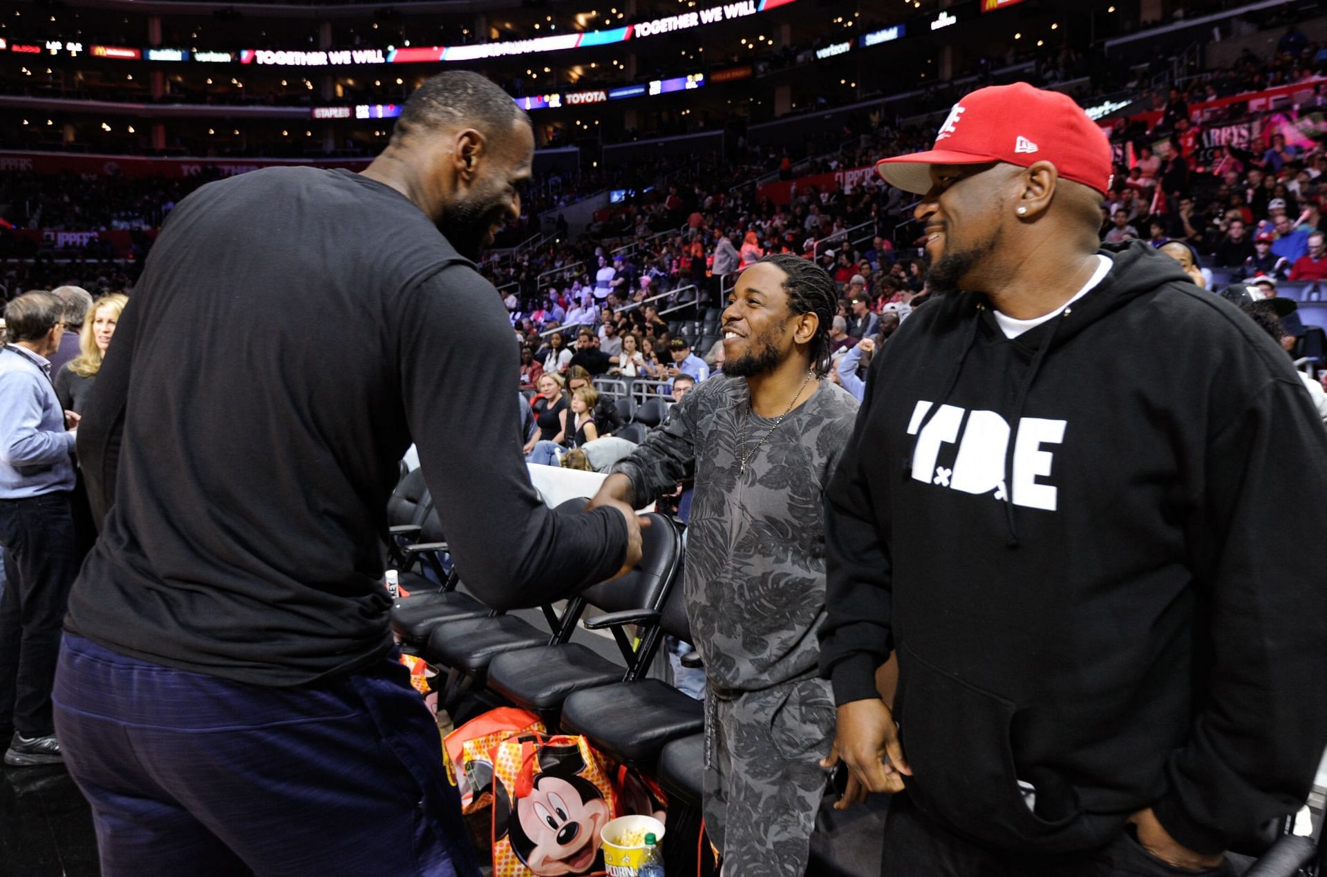 Celebrities At The Los Angeles Clippers Game - Source: Getty