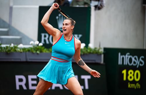 Aryna Sabalenka plays a forehand at the 2025 French Open - Day Eight - Source: Getty