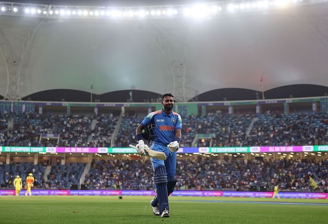 Hardik Pandya spotted alongside son Agastya in Mumbai post IPL 2025 [Watch]