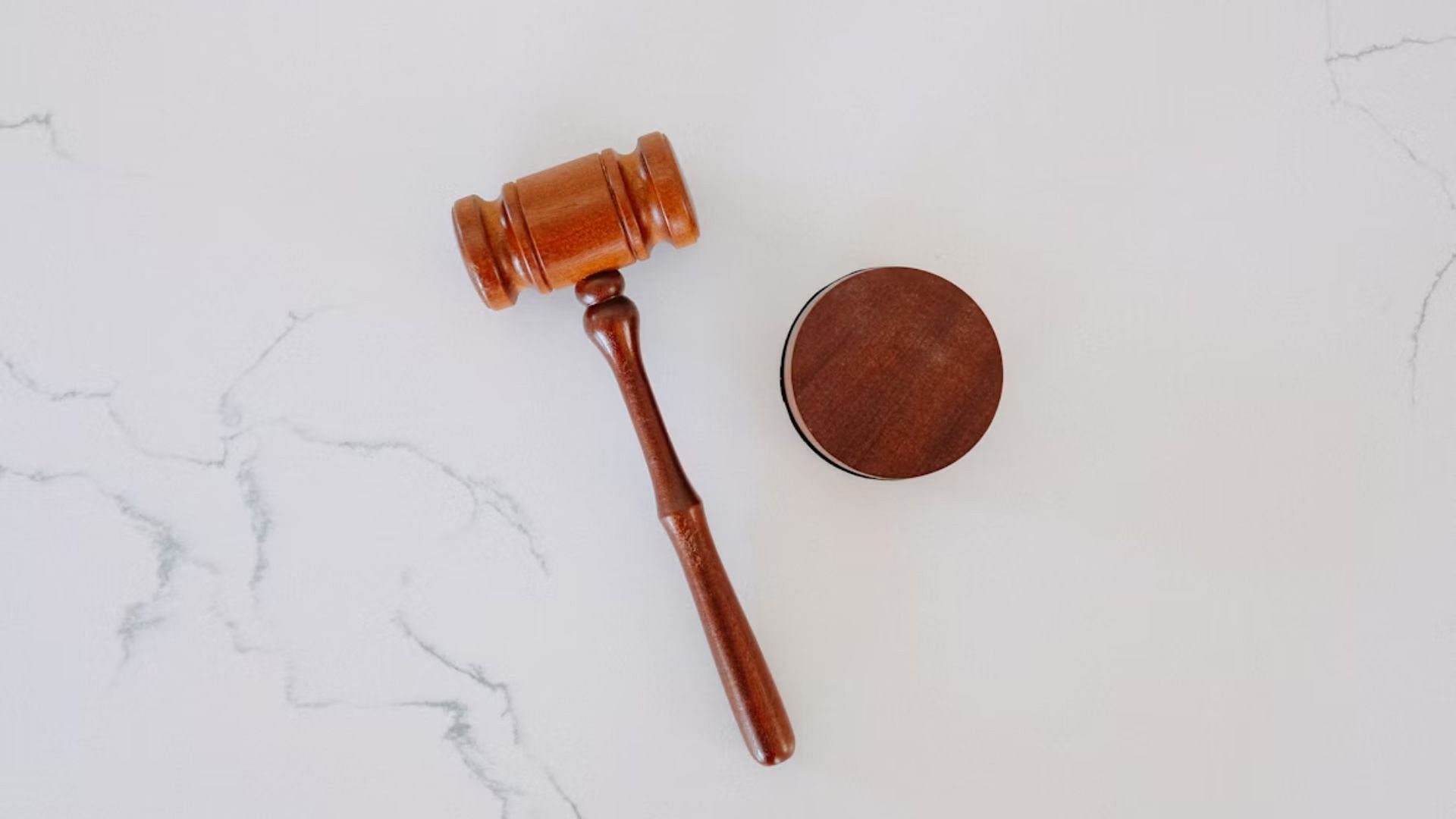 Lisa Rosenthal was found dead on January 12, 2006 (Image via Unsplash/ @Tingey Injury Law Firm)