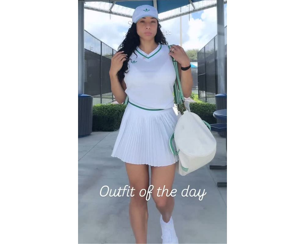 Tyreek Hill&rsquo;s wife Keeta Vaccaro serves major style goals in all-white tennis OOTD post [IG/@keeta_vaccro]