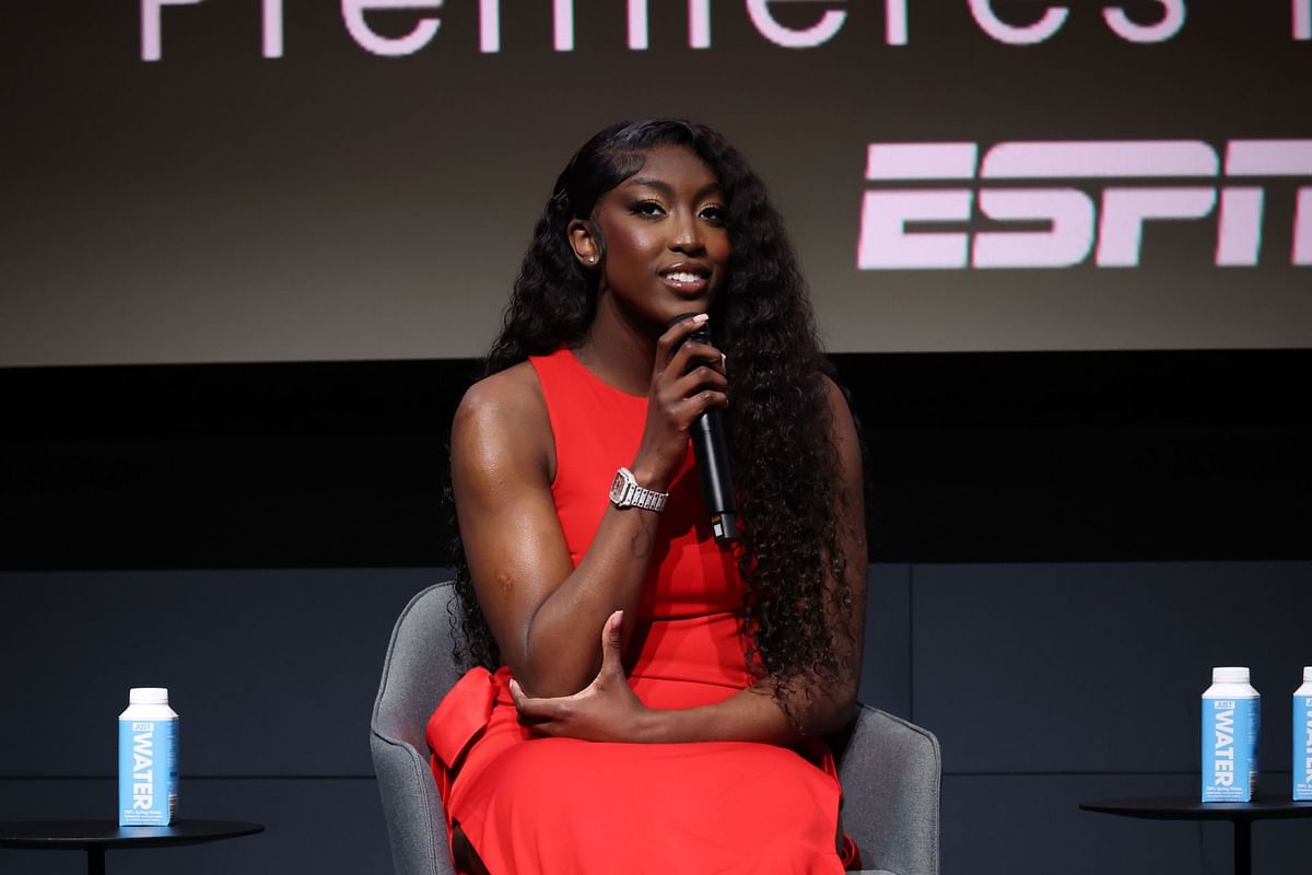 LSU star Flau'jae Johnson shares 4-word reaction to a striking message from a fan