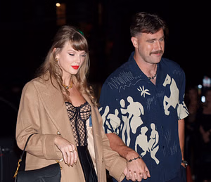 "I gotta go to the restroom now": Travis Kelce shares unexpected challenge of dating Taylor Swift