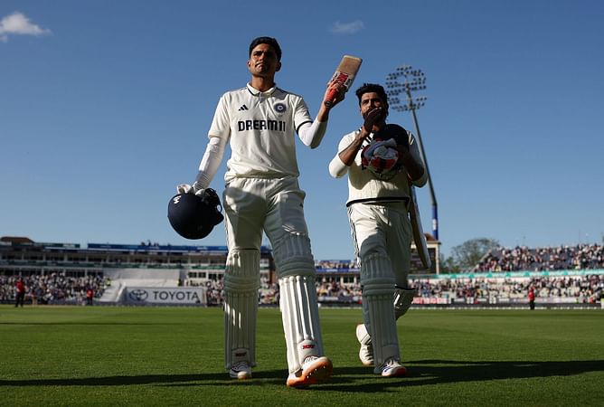 “Aankho hi aankho mein” - Ravindra Jadeja’s hilarious chat with Shubman Gill during ENG vs IND 2025 2nd Test [Watch]