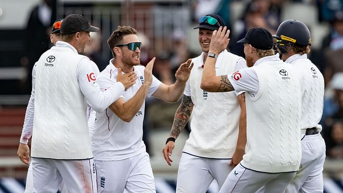 England player hilariously dashes to the slip cordon between overs on Day 1 of ENG vs IND 2025 4th Test [Watch]