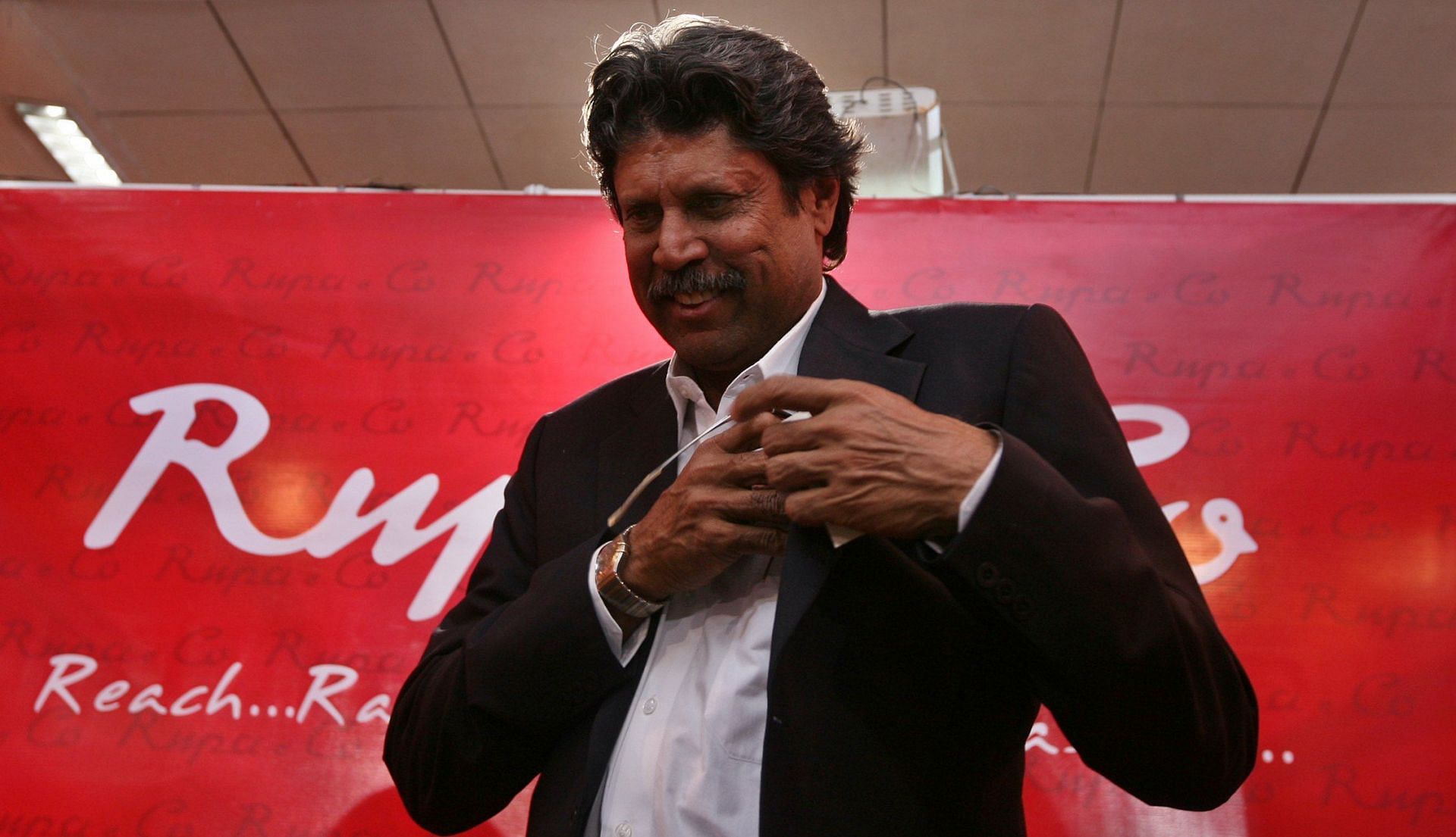 Durante um evento, Kapil Giant - Fonte: Getty