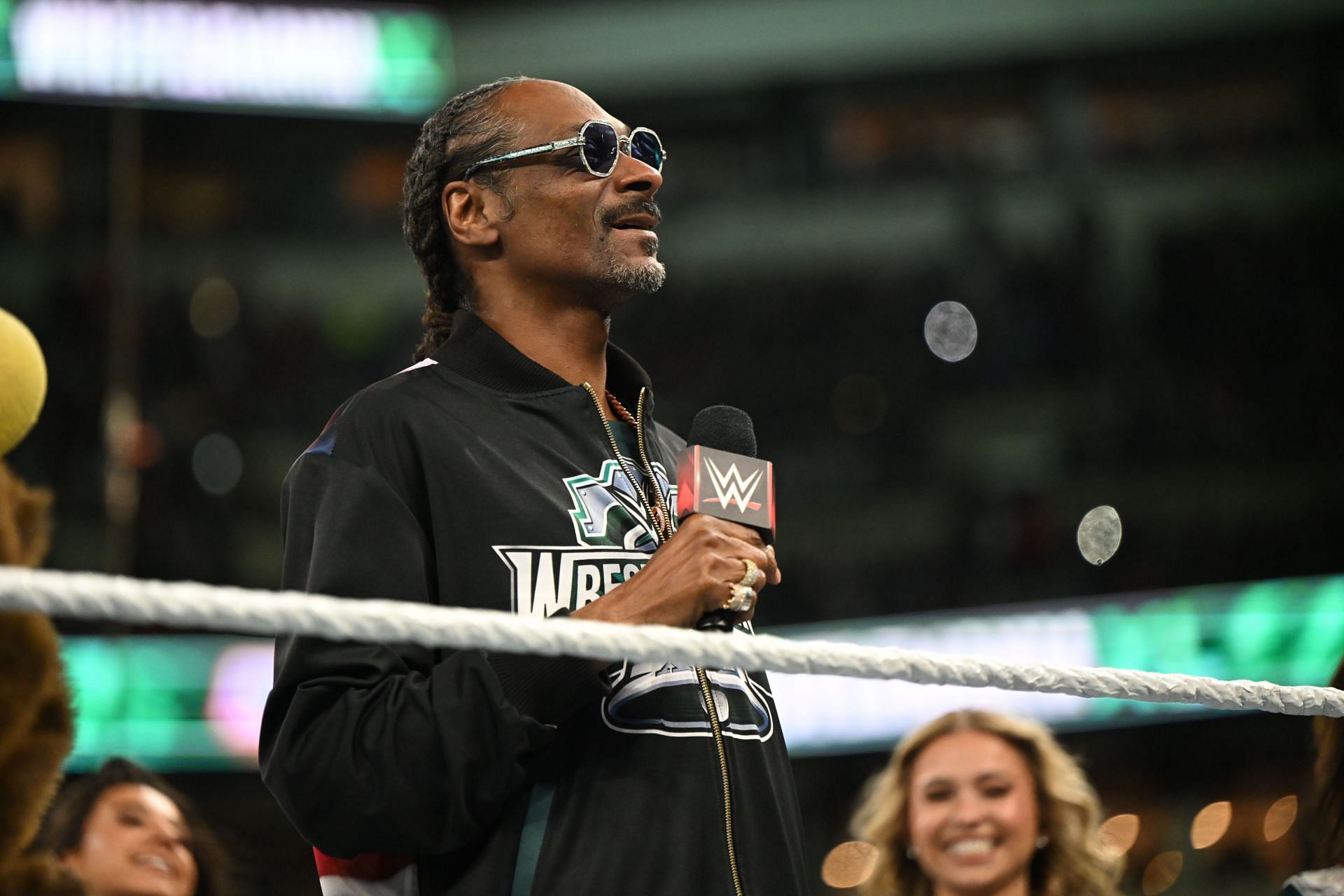 Snoop Dogg at WrestleMania 40 (Image via Getty)