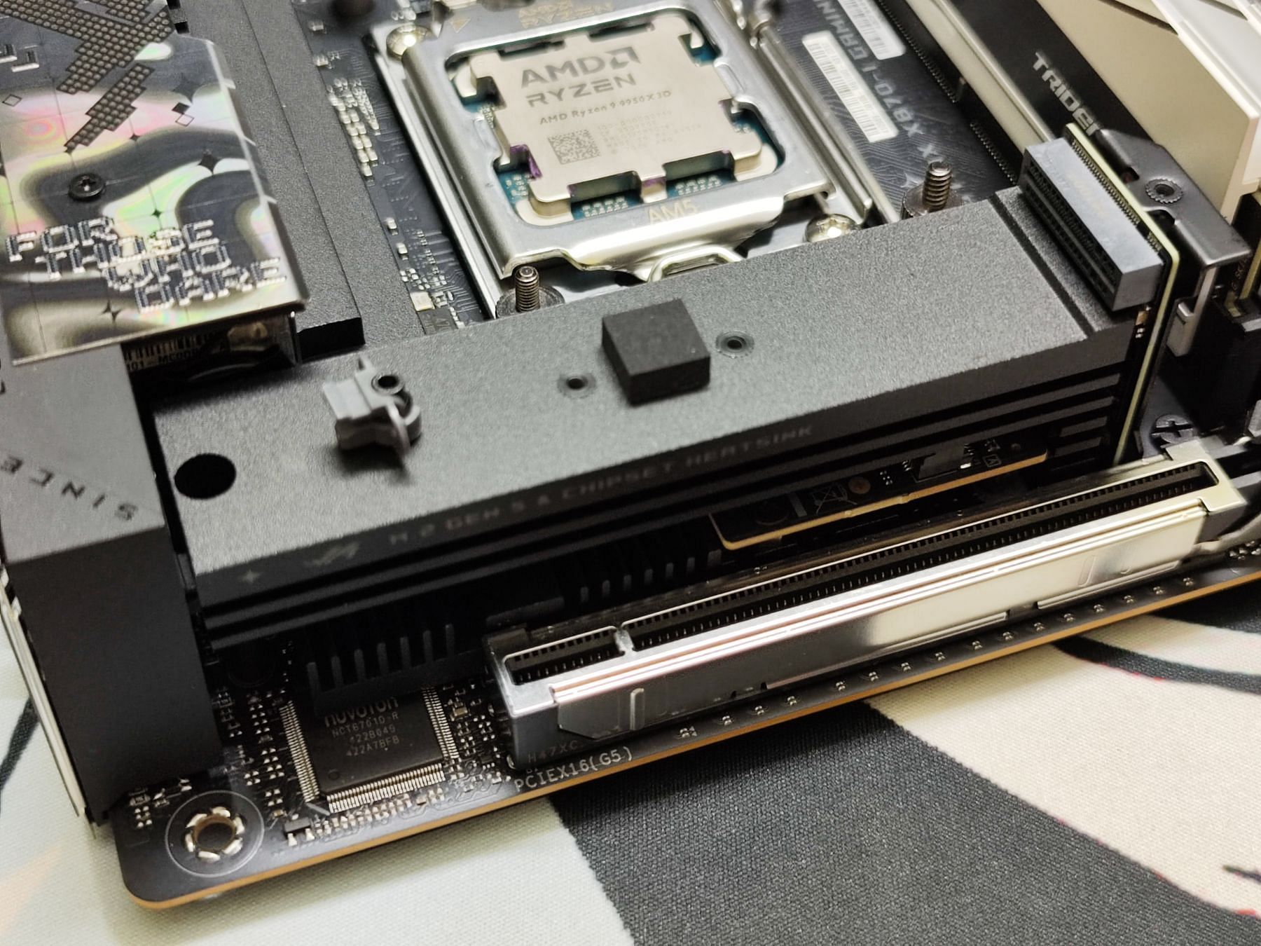 The X870-I stacks one SSD atop another, given its limited space (Image via Sportskeeda)