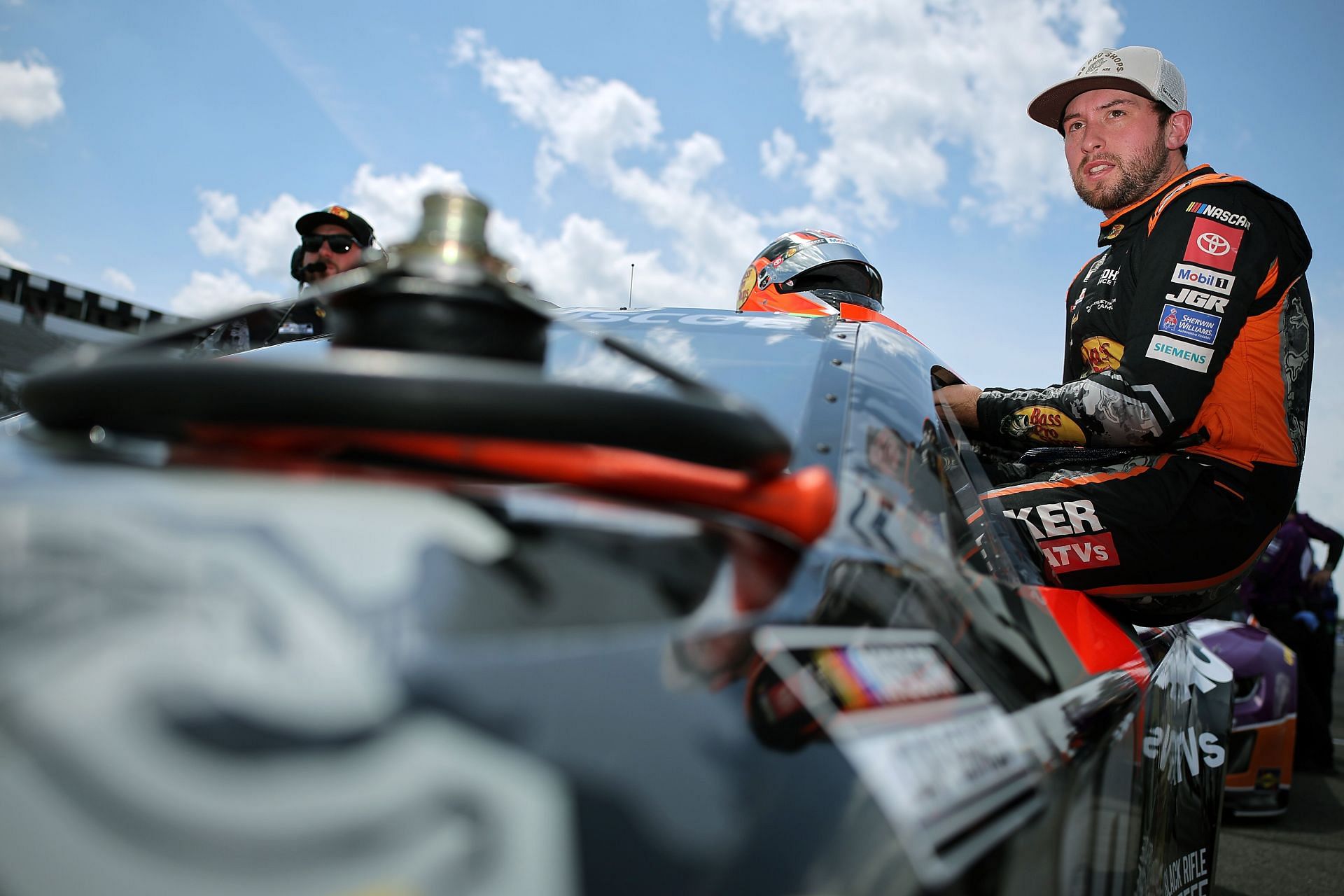 Chase Briscoe’s crew chief loses cool, blasts driver for major blunder during Brickyard 400 at Indianapolis