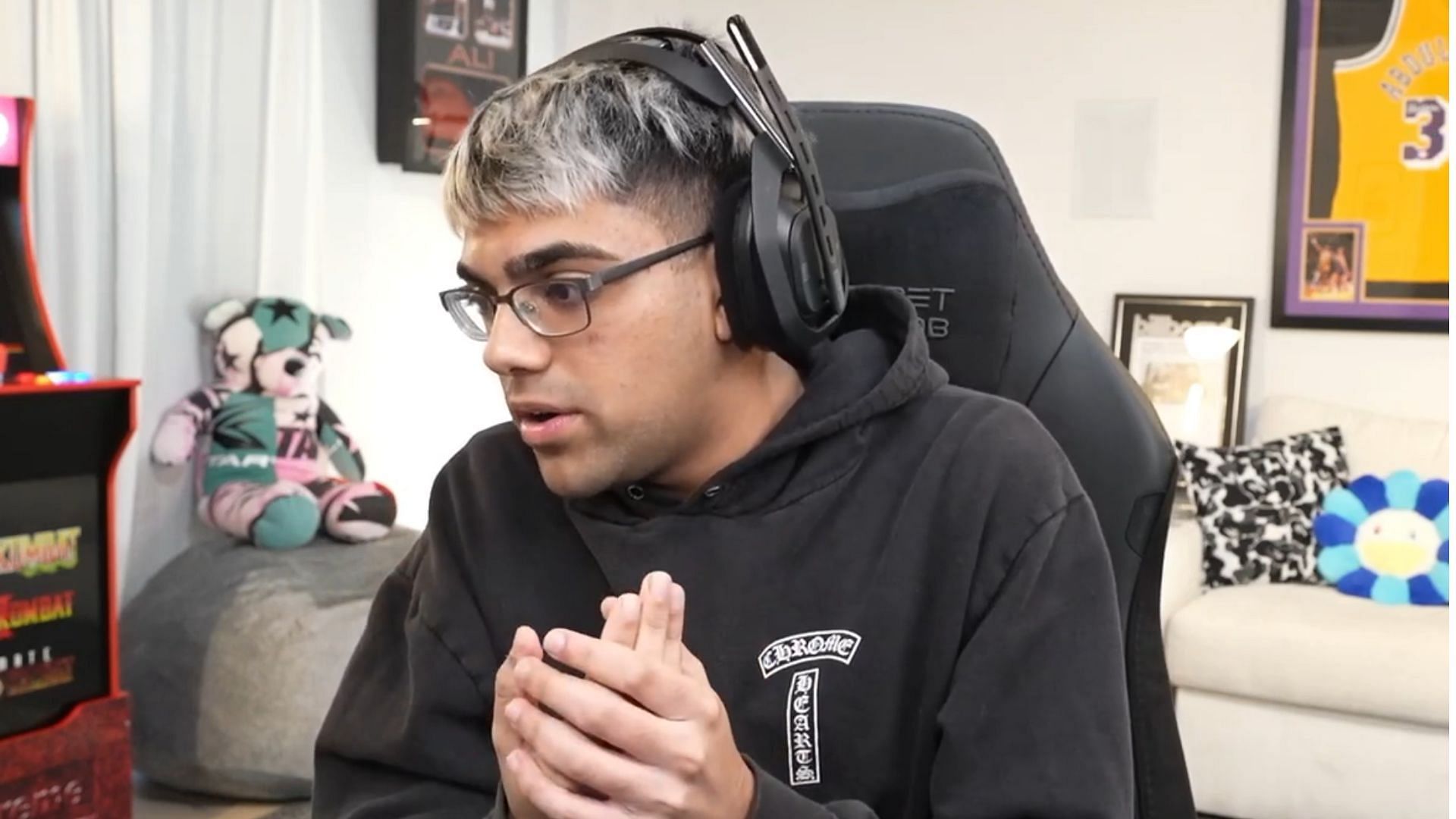 N3on has announced that his Twitch broadcasts will now be free from advertisements (Image via N3on/Twitch)