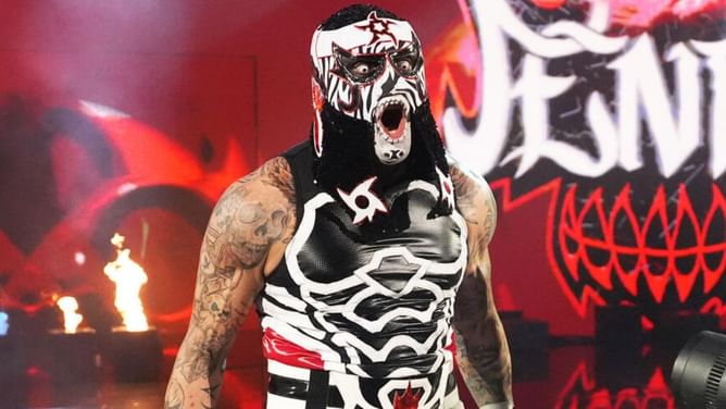 Penta confirms new WWE stable following RAW