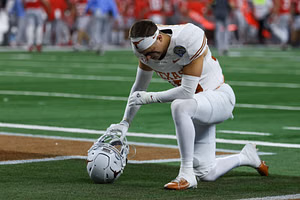 "This is so cool" - Longhorns' Michael Taaffe wins fans' hearts with heartwarming gesture for Texas flood victims