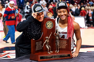 "GREATNESS": Dawn Staley gushes as former South Carolina star Aliyah Boston receives major honor from the city of Boston