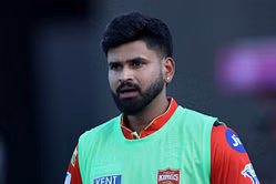 Shreyas Iyer gets involved in fun banter while playing cricket at his apartment with PBKS teammate [Watch]