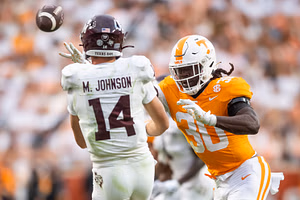 "Never gonna happen" "Won't be running anything": Fans react as five-star prospect Lamar Brown hints at SEC program as potential destination