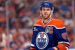 With Connor McDavid free agency rumors refusing to die down, NHL analyst weighs in on Oilers star's future