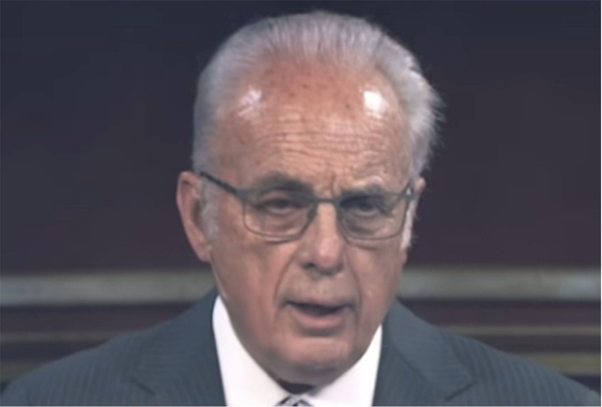 Pastor John MacArthur was hospitalized, (Photo via Instagram/@gracetoyou)