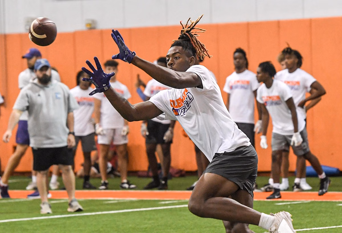 "Ryan Williams is so bad they’re already replacing him" - CFB fans react as 5-star WR Cederian Morgan commits to Alabama