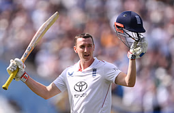 "Heart, fire and pure class" - Fans hail Harry Brook for his fantastic 158-run knock in ENG vs IND 2025 2nd Test