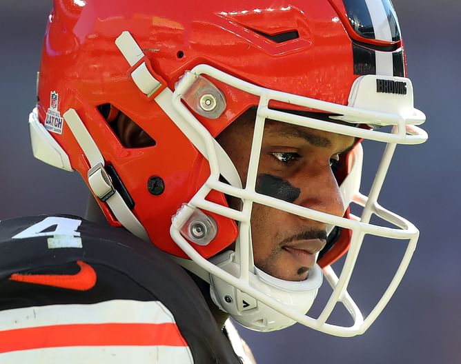 "Put your hands where my eyes can see" - Shane Gillis mocks Deshaun Watson with insane massage joke at ESPYs 2025