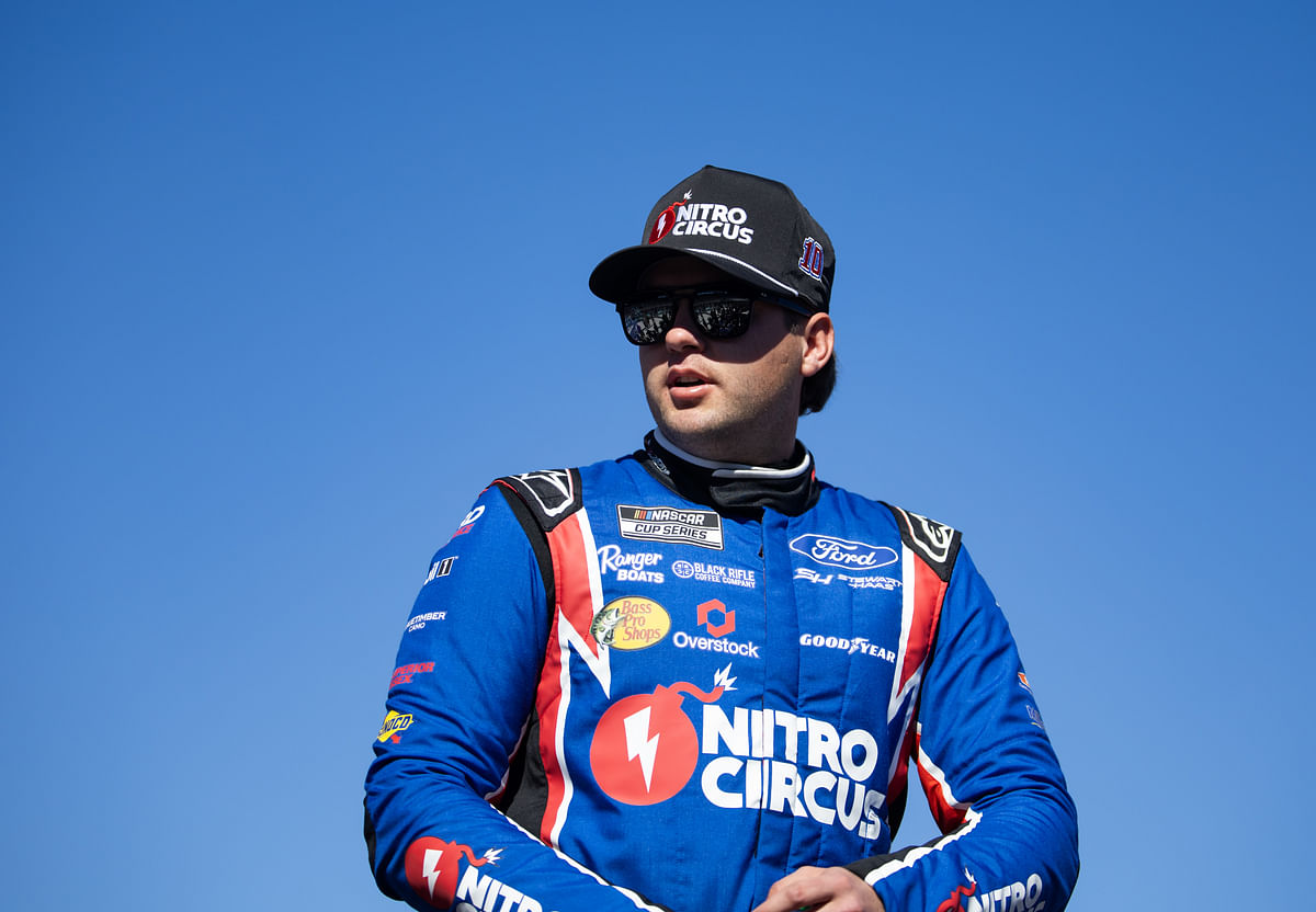 Noah Gragson shoots down fan’s allegation of being paid for NASCAR game review