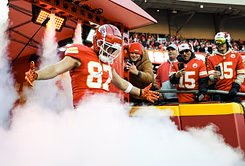 Travis Kelce recalls scary moment of former LB Clay Matthews screaming “I’ll f****** kill you!” during TE's rookie year