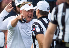 "He saw how bad Deuce Knight is": Fans react as Auburn's first recruit of 2026 class Denairius Gray snubs Hugh Freeze for Kentucky