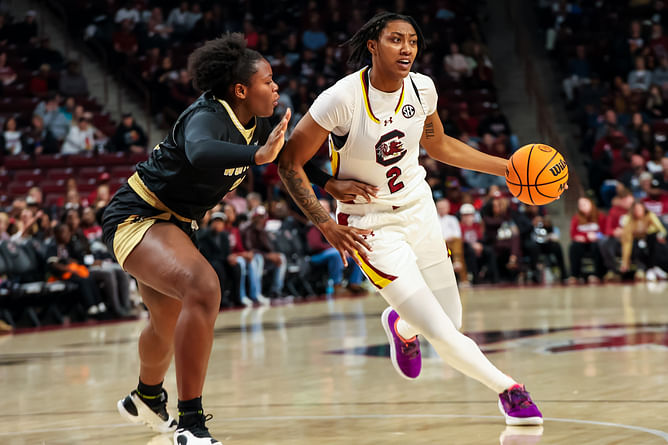 Raven Johnson, Ta’Niya Latson show love for Ashlyn Watkins as South Carolina star pens heartfelt message ahead of her return from injury