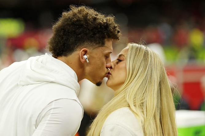 Patrick Mahomes' wife Brittany Mahomes poses in red swimsuit during her vacation in Mexico 7 months post-partum