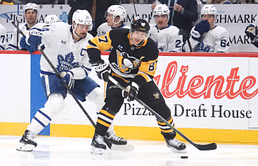 NHL analyst urges Auston Matthews to follow Sidney Crosby blueprint and help 'elevate' Maple Leafs offense