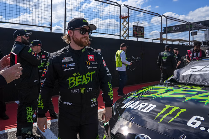 Tyler Reddick drops a 4-word reaction after another missed Chicago win