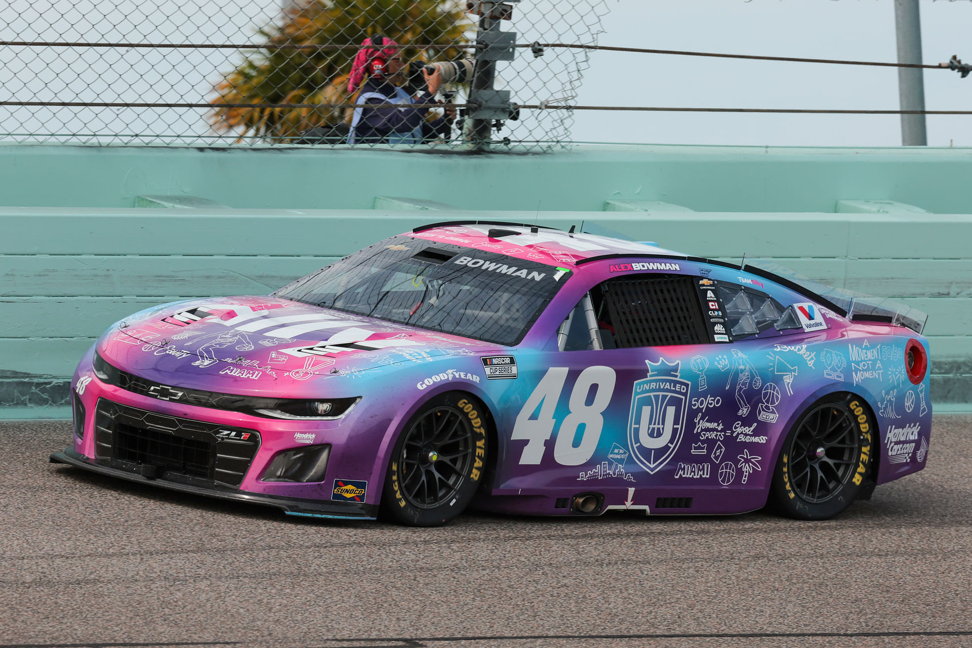 Alex Bowman during the 2025 Straight Talk Wireless 400 at Homestead-Miami Speedway - Source: Imagn