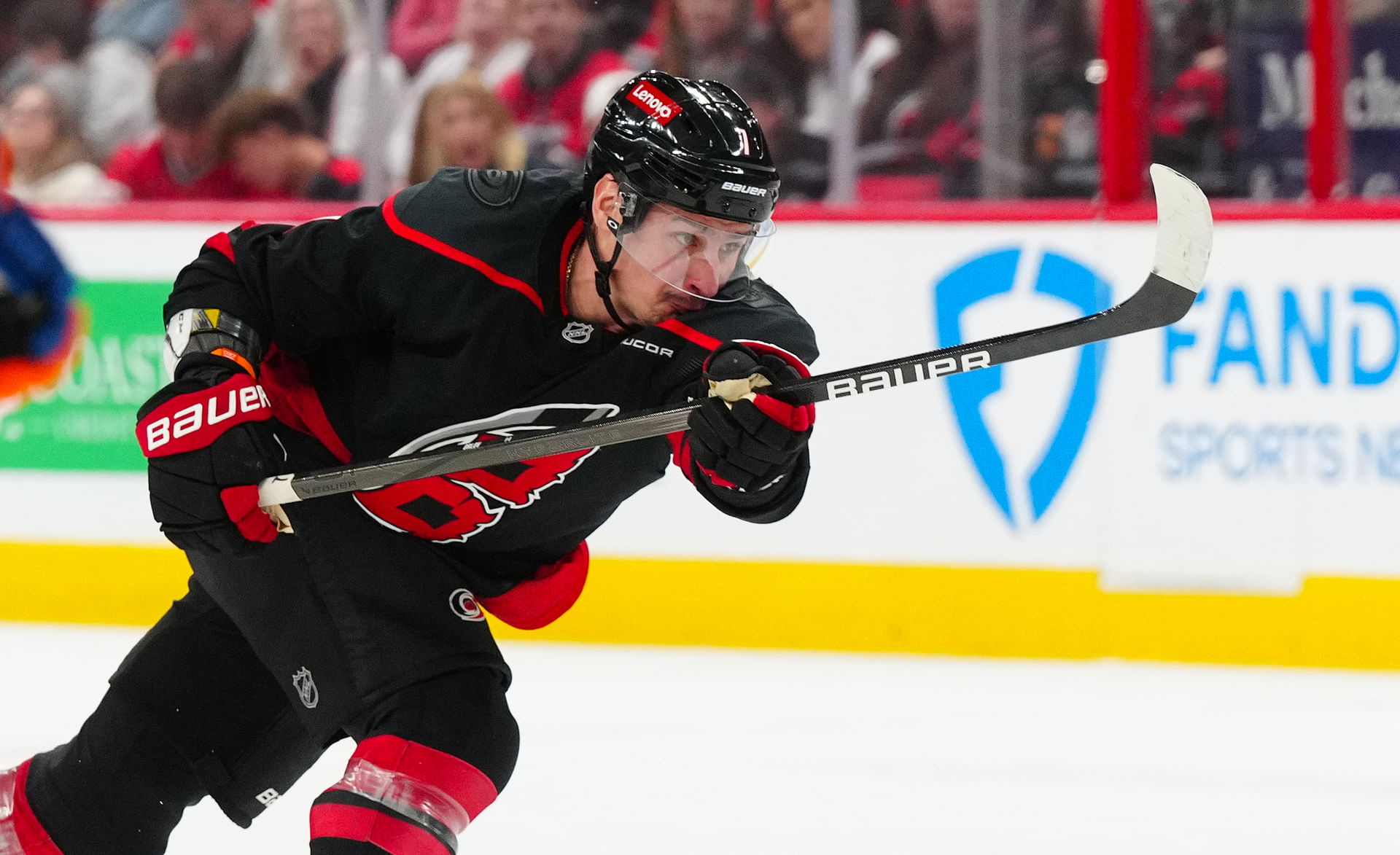 NHL: New York Islanders at Carolina Hurricanes - Source: Imagn